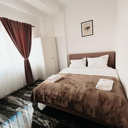 Luxury Cozy Apartments Suceava Bagian luar foto