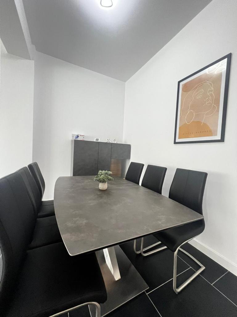 Luxury Cozy Apartments Suceava Bagian luar foto