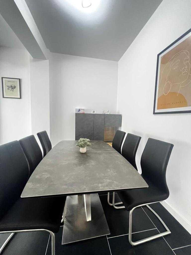 Luxury Cozy Apartments Suceava Bagian luar foto