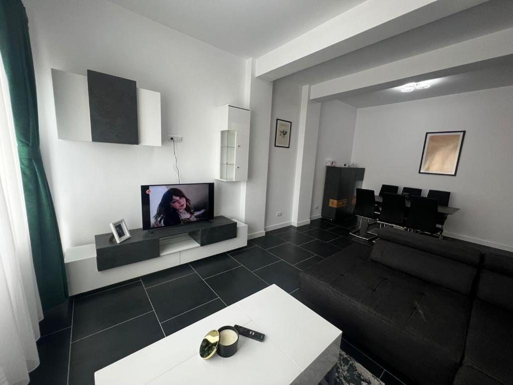 Luxury Cozy Apartments Suceava Bagian luar foto