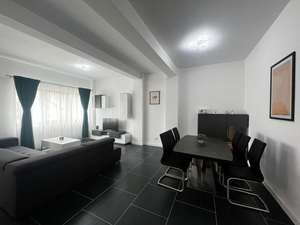 Luxury Cozy Apartments Suceava Bagian luar foto