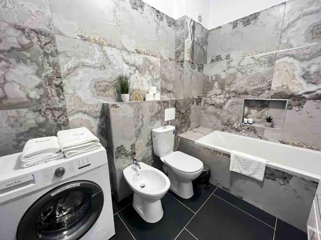 Luxury Cozy Apartments Suceava Bagian luar foto