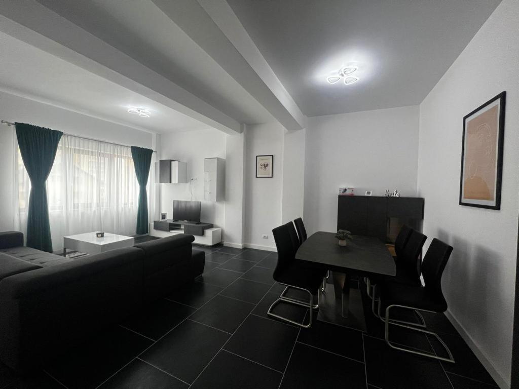 Luxury Cozy Apartments Suceava Bagian luar foto