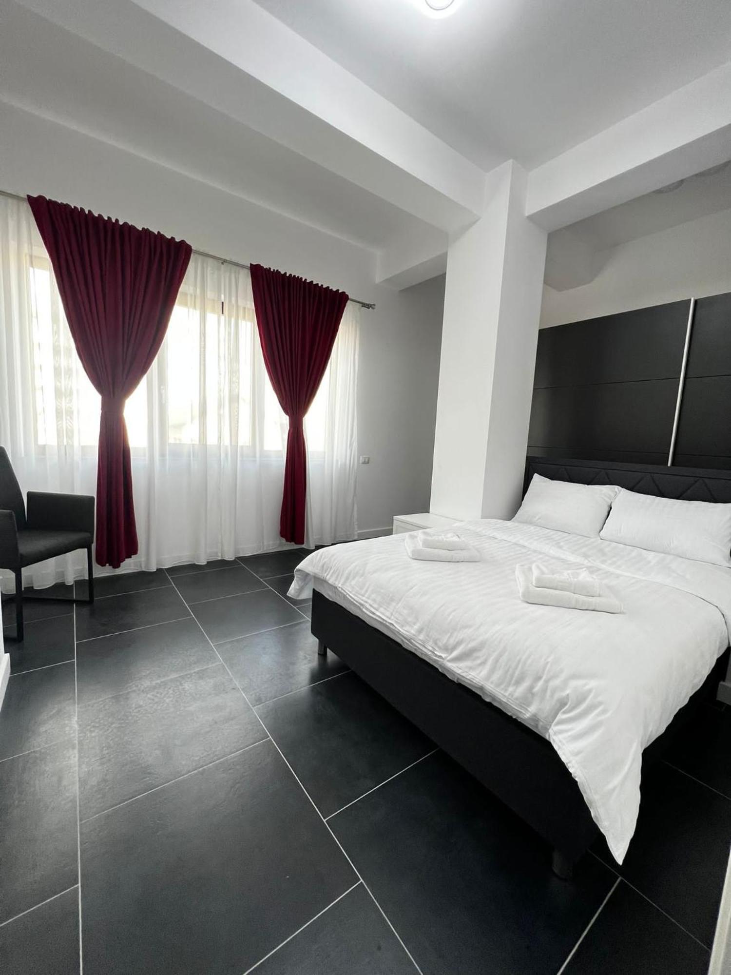 Luxury Cozy Apartments Suceava Bagian luar foto